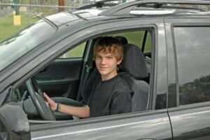 teen suv driver